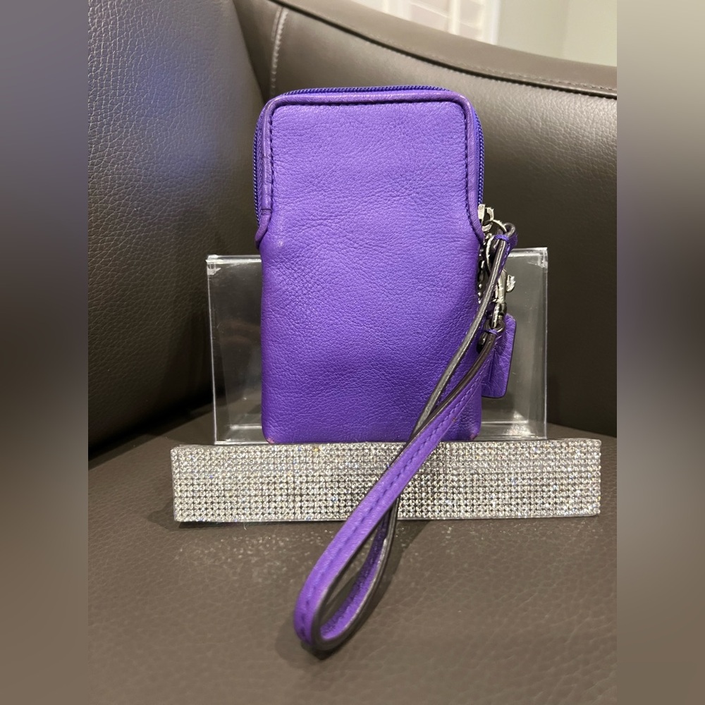 Coach New York Purple Leather Wristlet Clutch - Picture 2 of 8
